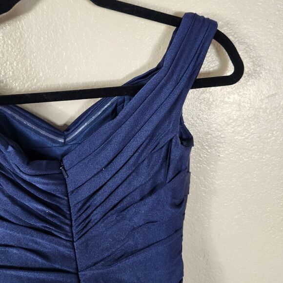 La Femme Navy Trumpet Off Shoulder Sexy Classic Beauty Size 0 28450 - Picture 10 of 16